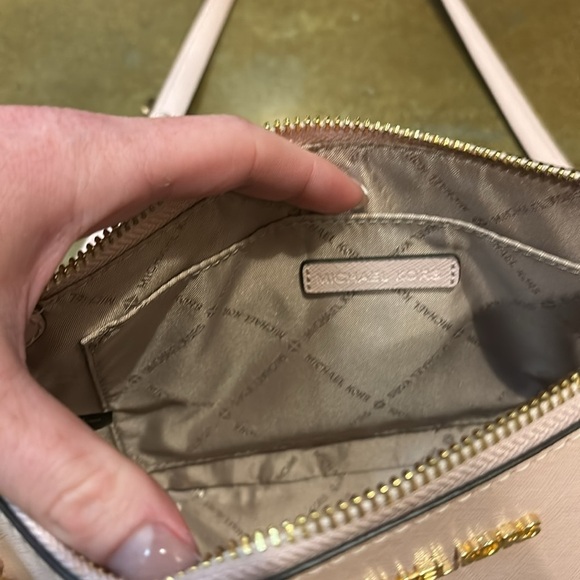 Michael Kors Jet Set Medium Saffiano Leather Crossbody Bag - Picture 6 of 10